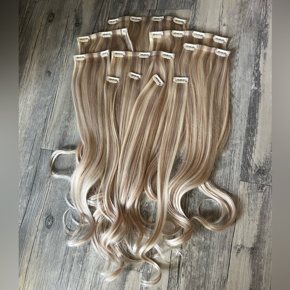 Luxy Other - LUXY Seamless Hair Clip In Extensions Dimensional Beige Blonde 20in (180g) 22N